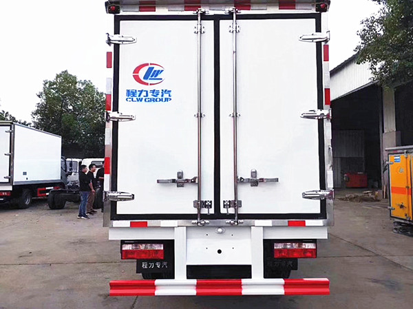 東風(fēng)多利卡D6國(guó)六冷藏車(chē) 東風(fēng)多利卡D6國(guó)六冷藏車(chē)